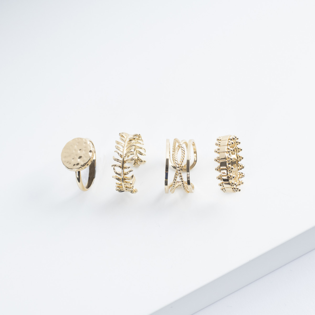 Bougie Bijou Bague Ajustable dorée - Parfum Sous les cocotiers - 40h Bougie Bijou Bague Ajustable dorée - Parfum Sous les cocotiers - 40h