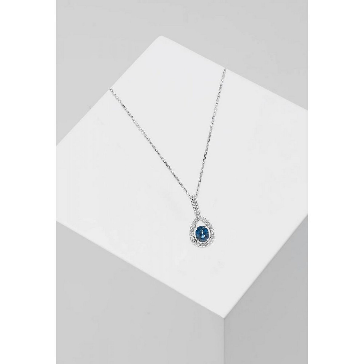 Pendentif "Pégase Noble" Or blanc et Saphir