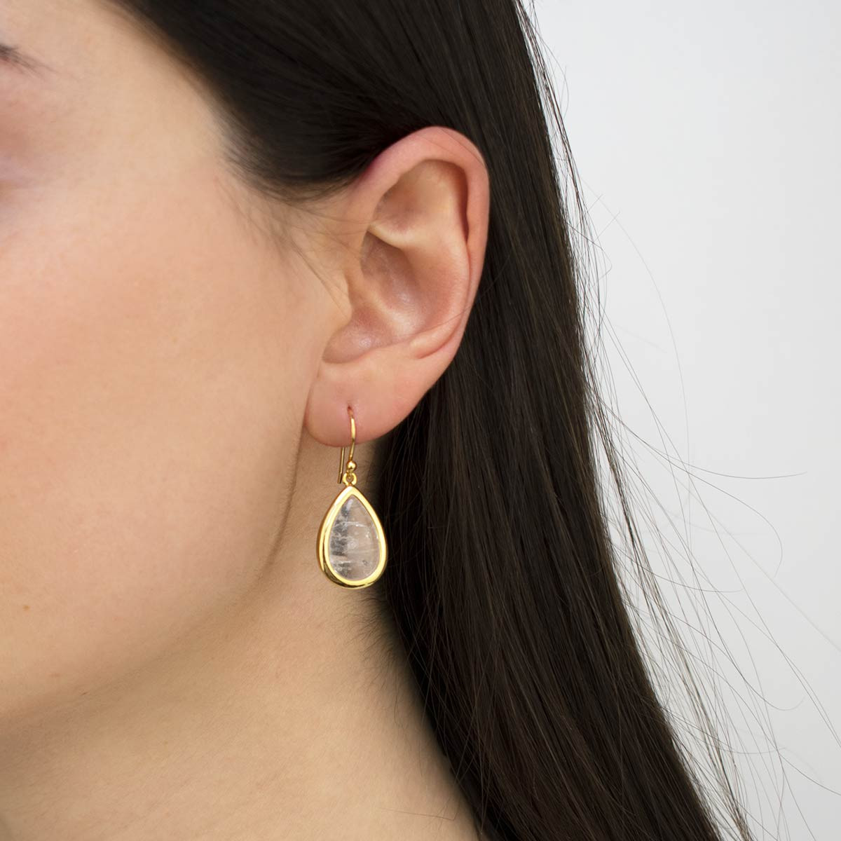 Boucles d'oreilles dorées montées de cristal de roche "Cyrielle"