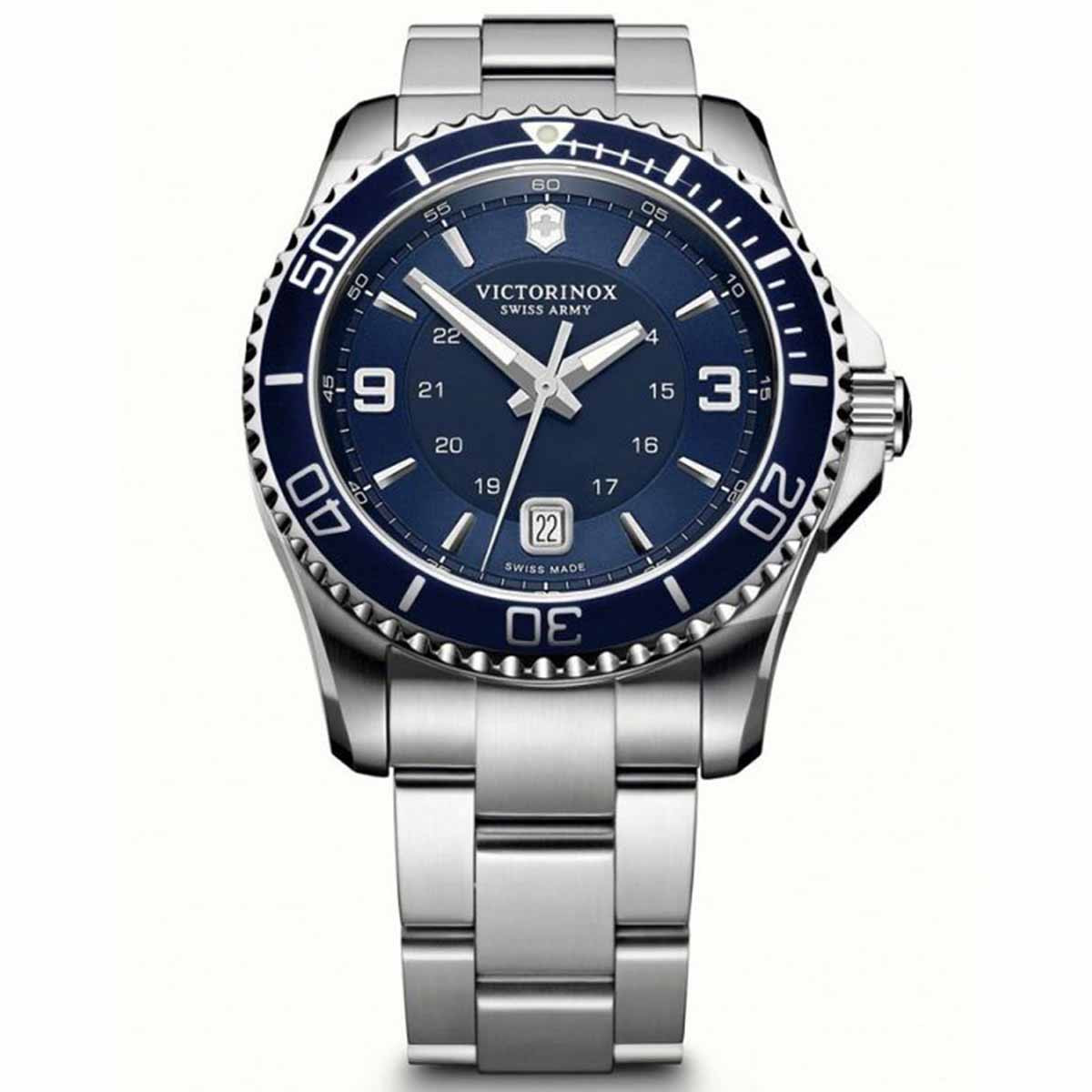 Montre Homme Victorinox Maverick en acier argenté - 42 mm