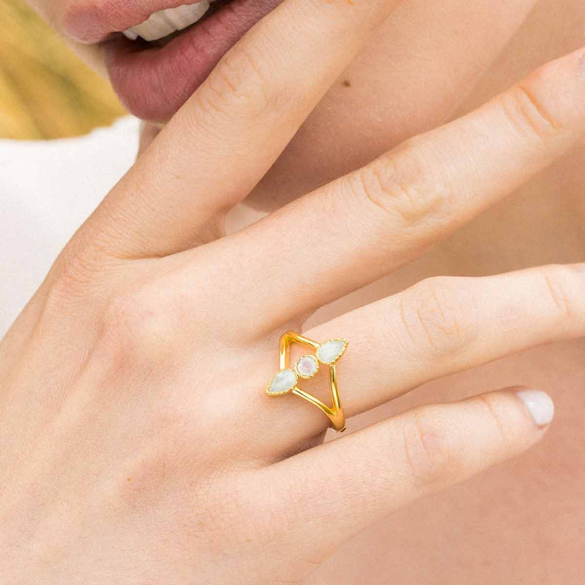 Bague ajustable doré et multipierres Bague ajustable"Constellation" Amazonite verte, Rainbow Moonstone Laiton doré