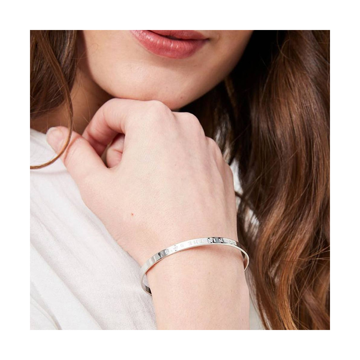 "LES COPINES D'ABORD" Jonc argenté bracelet à message Bracelet à message "Les Copines d'abord" Laiton argenté