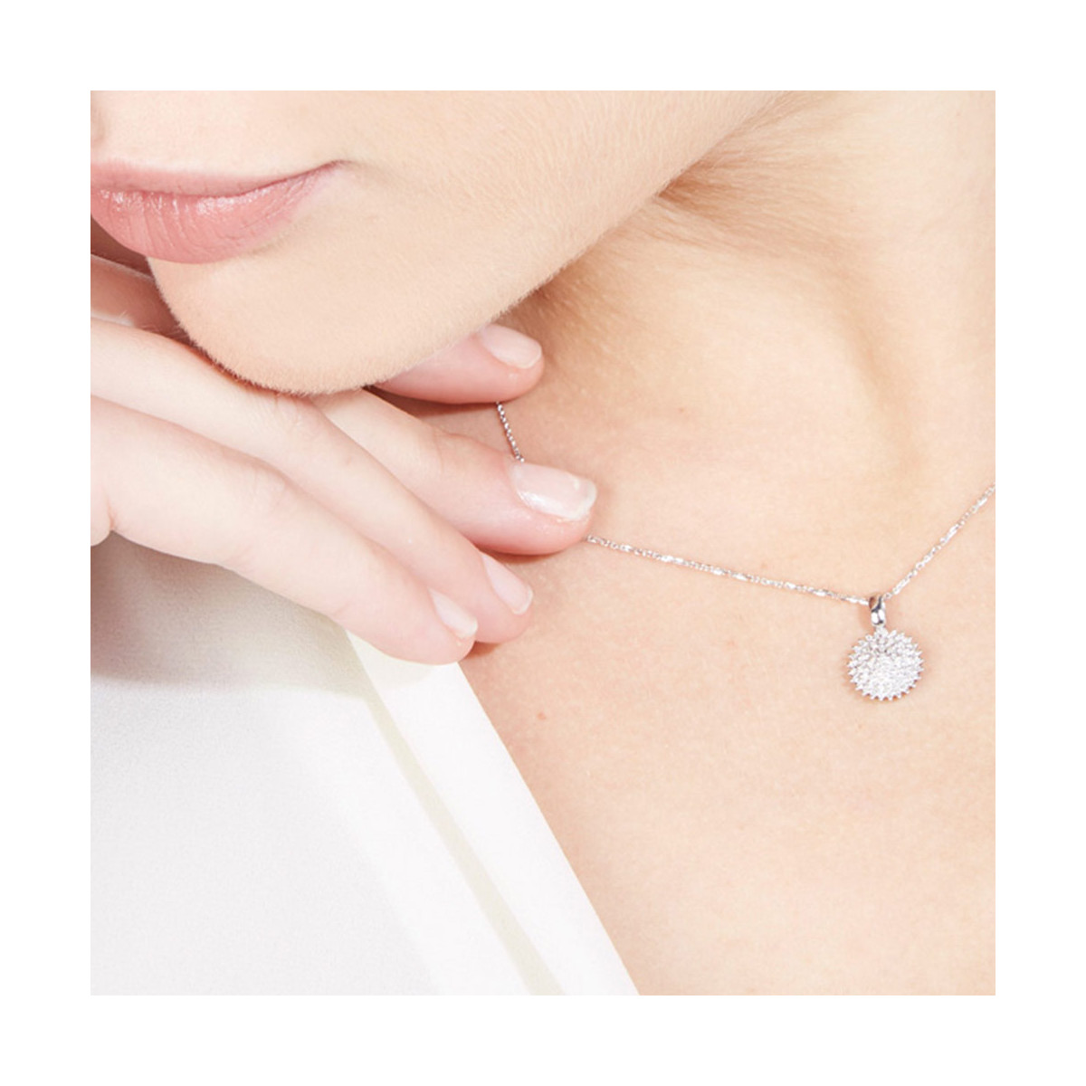 Pendentif Or Blanc 375 et Diamants Pendentif Or Blanc 375 et Diamants