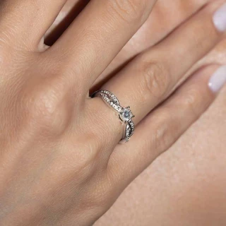 Bague "Aimante" Or blanc et Diamant