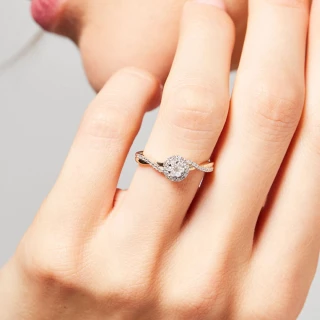 Bague " Coralie" Or jaune et Diamant