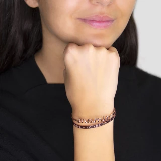 "MAMIE" bracelet fil lettering rosé à...