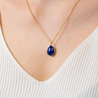 Collier laiton doré monté d'une Lapis...
