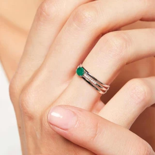 Bague " Elsa" Or blanc et Émeraude