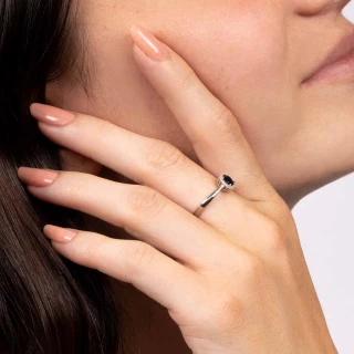 Bague " Clara" Or blanc et Saphir