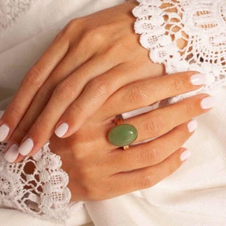 Bague ajustable dorée "Tiga Jade"