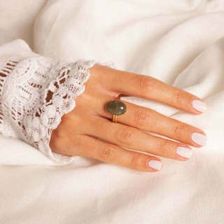 Bague ajustable dorée "Tiga" Olivine