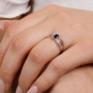 Bague " Frédérique" Or blanc et Saphir
