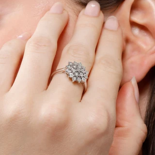 Bague " Victoire" Or blanc et Diamant